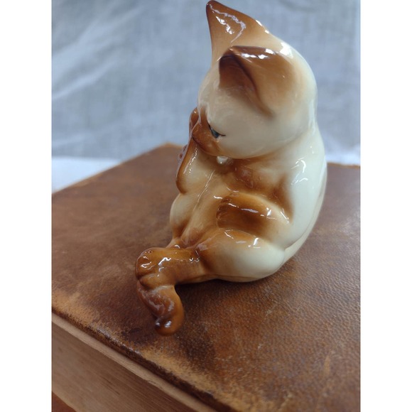 Small Cat Figurine,Tan 3" Glossy Finish,MCM Giftcraft Cat, Korea - Picture 3 of 5